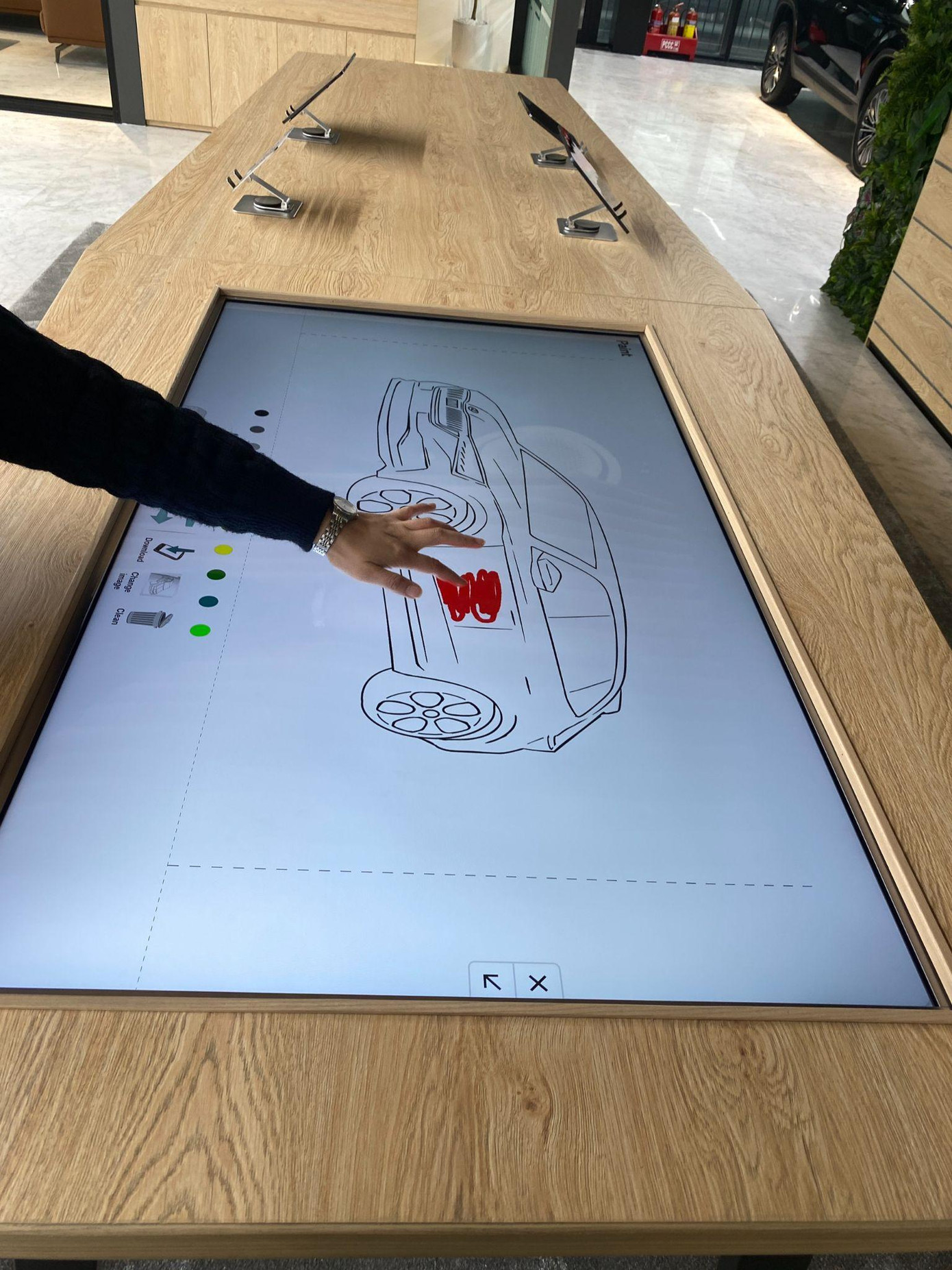 Bàn cảm ứng Touch Screen hiện đại với trải nghiệm khác biệt