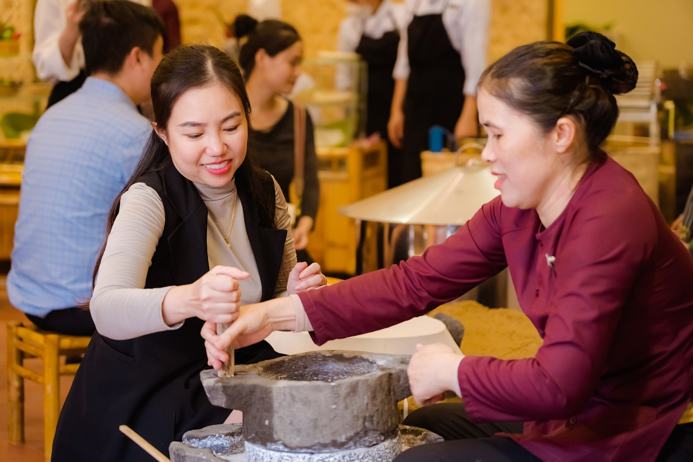 Tự tay trải nghiệm quy trình làm mỳ truyền thống Tự tay trải nghiệm quy trình làm mỳ truyền thống