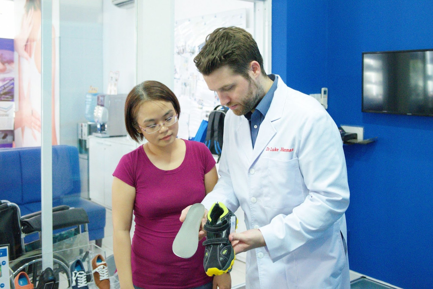 Đế chỉnh hình bàn chân bẹt được “đo ni đóng giày” cho từng trường hợp và mức độ bẹt