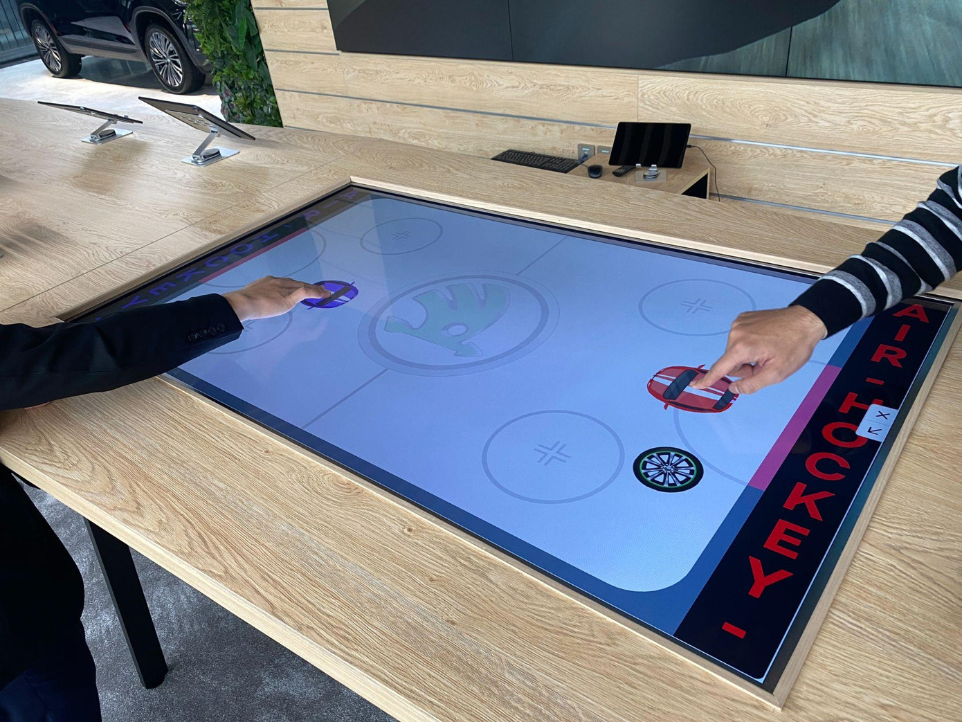 Trải nghiệm trên màn hình Touch Screen