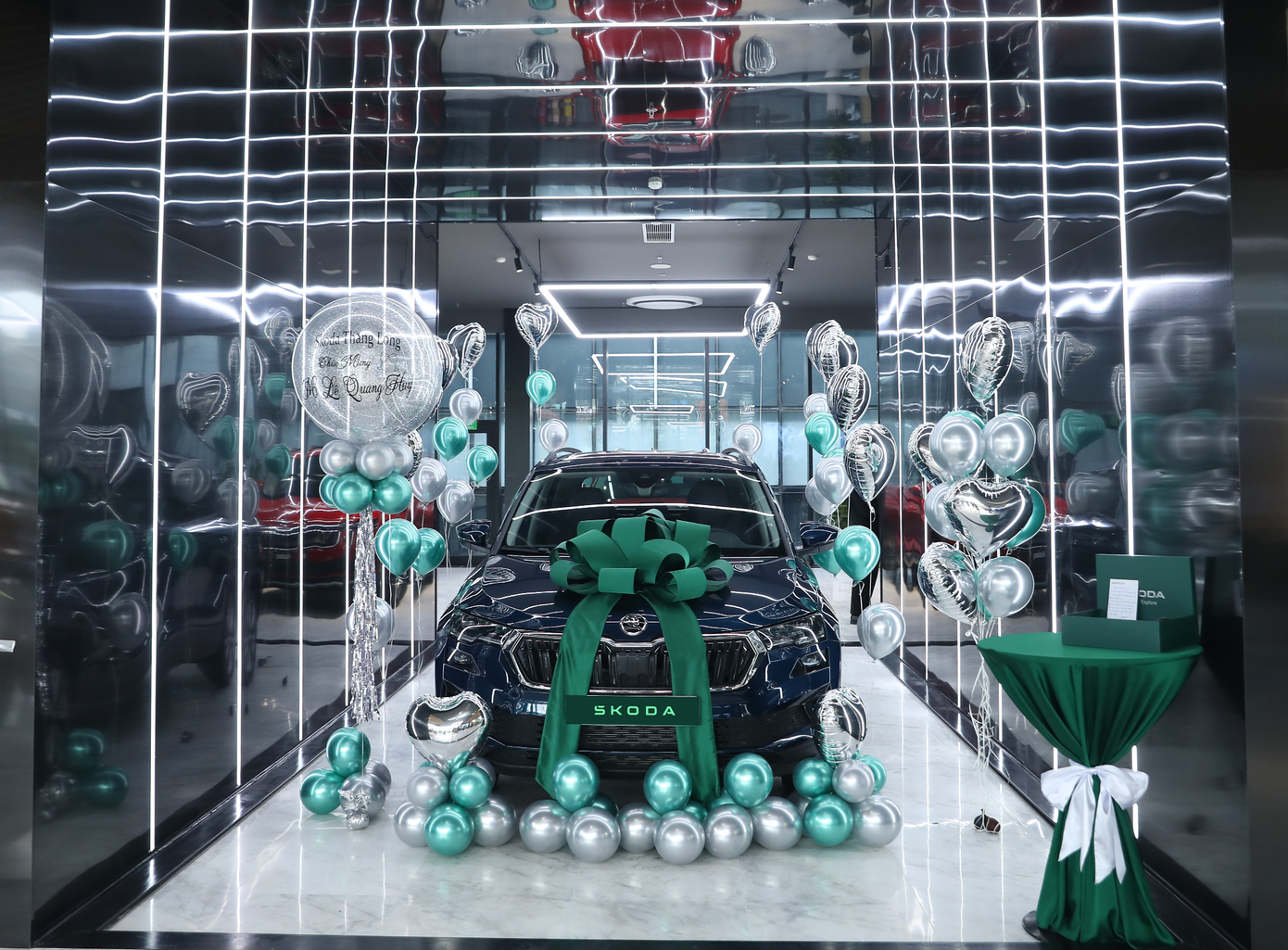 Khu vực giao xe khách hàng ấn tượng