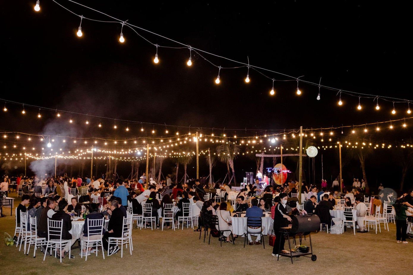 Thanh Thủy Camping đón hơn 500 khách dùng tiệc BBQ và tham gia các hoạt động văn hóa trước thềm năm mới.