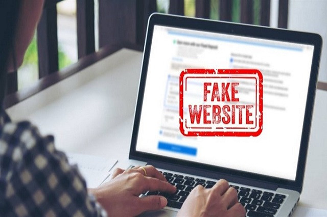 Website giả mạo có tên gần giống với website của các hãng hàng không