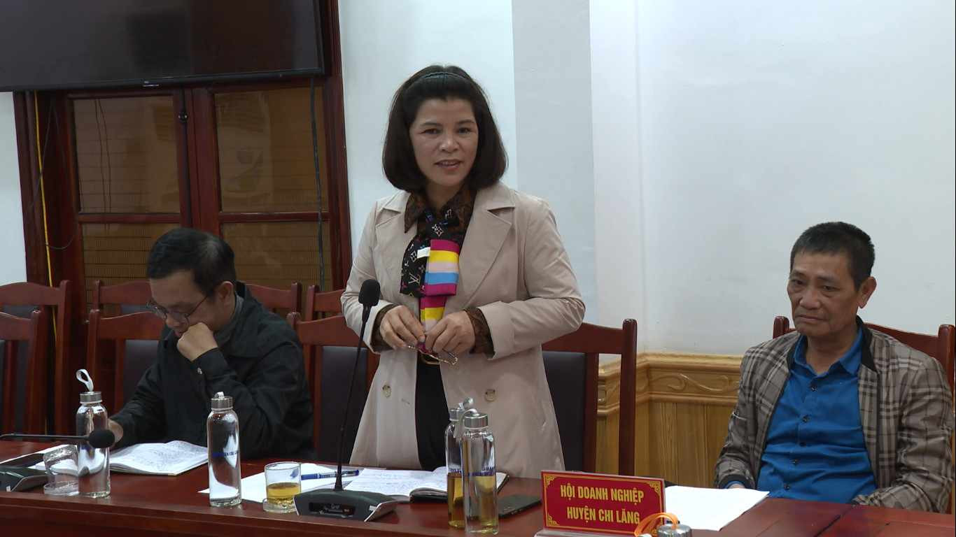 Bà Phạm Thị Giang (giữa), Giám đốc Công ty Aforex Co., Ltd Lạng Sơn mong muốn sự quan tâm, hỗ trợ của các cấp các ngành để Trạm nghỉ chân Hoa Hồi ngày càng phát triển. Ảnh: Duy Chiến Bà Phạm Thị Giang (giữa), Giám đốc Công ty Aforex Co., Ltd Lạng Sơn mong muốn sự quan tâm, hỗ trợ của các cấp các ngành để Trạm nghỉ chân Hoa Hồi ngày càng phát triển. Ảnh: Duy Chiến