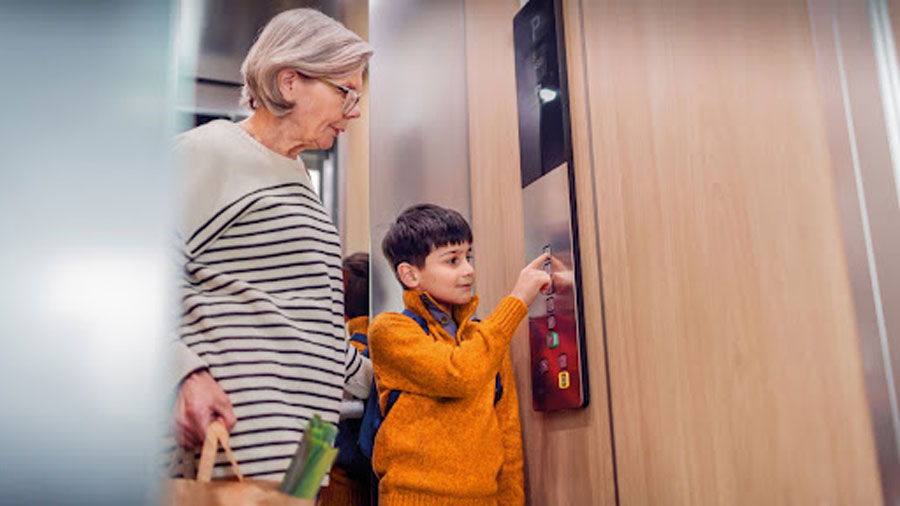 Mọi thành viên trong gia đình đều có thể sử dụng thang máy để di chuyển thông qua những thao tác đơn giản. Mọi thành viên trong gia đình đều có thể sử dụng thang máy để di chuyển thông qua những thao tác đơn giản.