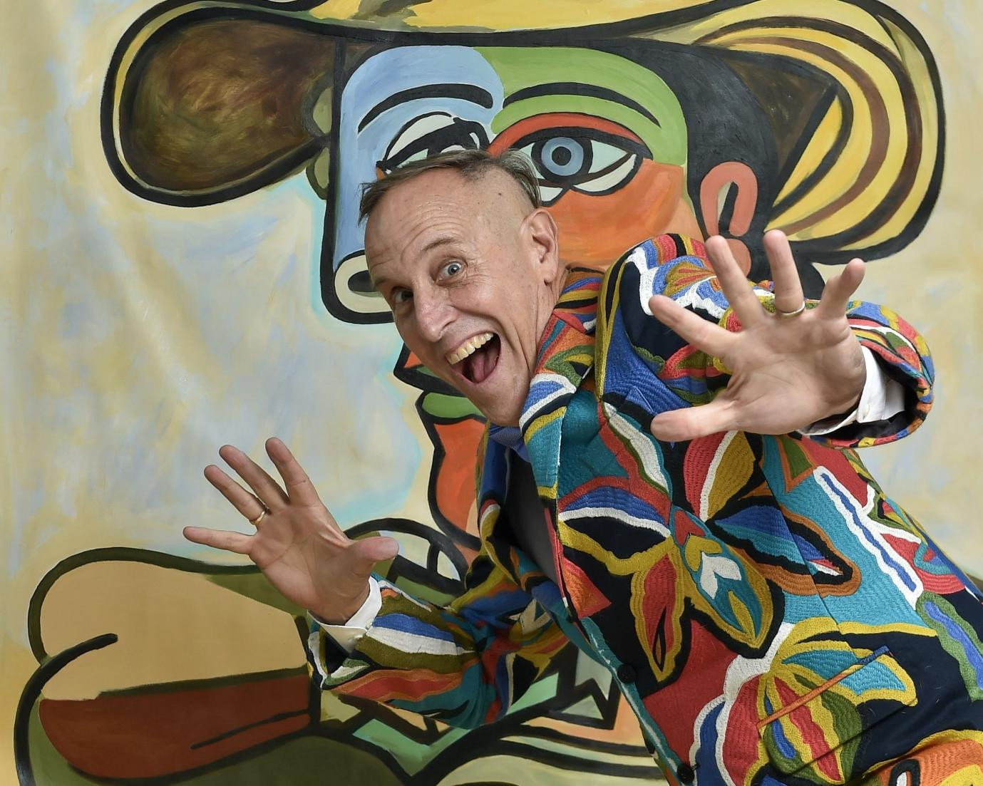 Bill sẽ trực tiếp giới thiệu các tác phẩm nghệ thuật của ông tới du khách vào ngày 9 tháng 2 năm 2024