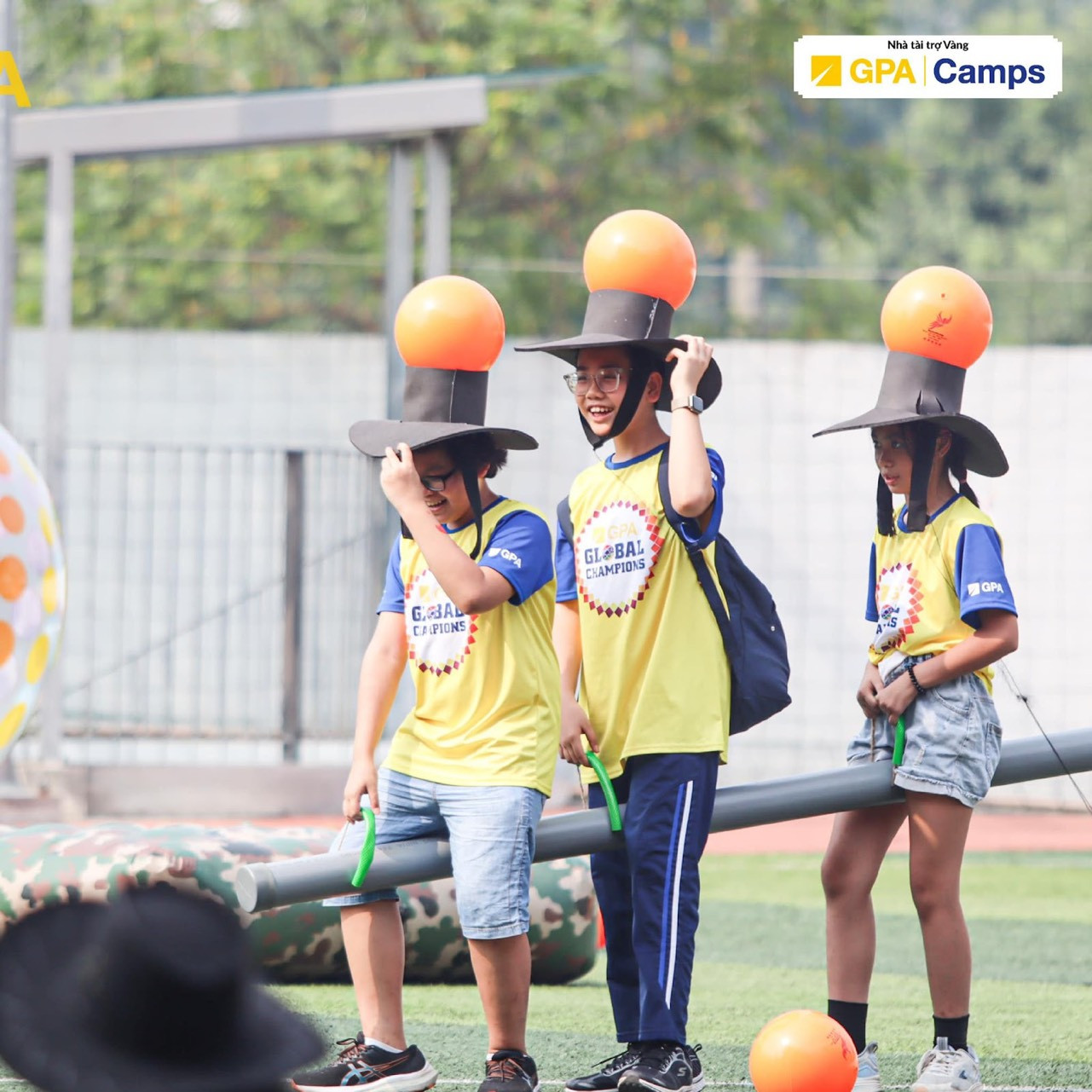 Cuộc thi “Chiến binh tranh tài” với các thử thách liên hoàn “mạo hiểm” nhưng cực an toàn được dàn dựng tỉ mỉ, tăng sự kịch tính cho buổi trải nghiệm. Cuộc thi “Chiến binh tranh tài” với các thử thách liên hoàn “mạo hiểm” nhưng cực an toàn được dàn dựng tỉ mỉ, tăng sự kịch tính cho buổi trải nghiệm.