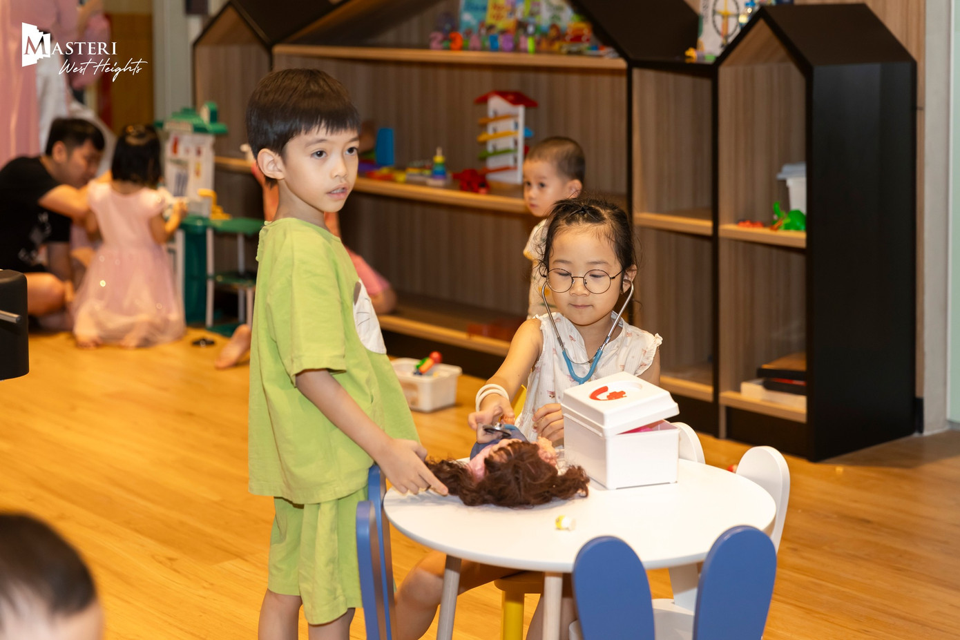 Cuộc sống mới tiện nghi và đầy ắp những điều thú vị bởi hệ tiện ích đa dạng từ bên trong đến bên ngoài tòa nhà đã hoàn thiện. Ảnh: Masteri West Heights Cuộc sống mới tiện nghi và đầy ắp những điều thú vị bởi hệ tiện ích đa dạng từ bên trong đến bên ngoài tòa nhà đã hoàn thiện. Ảnh: Masteri West Heights