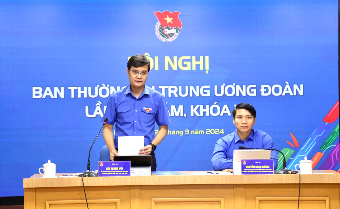 Anh Bùi Quang Huy - Ủy viên dự khuyết T.Ư Đảng, Bí thư thứ nhất T.Ư Đoàn; anh Nguyễn Ngọc Lương – Bí thư thường trực T.Ư Đoàn, Chủ tịch T.Ư Hội LHTN Việt Nam chủ trì hội nghị. Ảnh: Lâm Đăng Hải