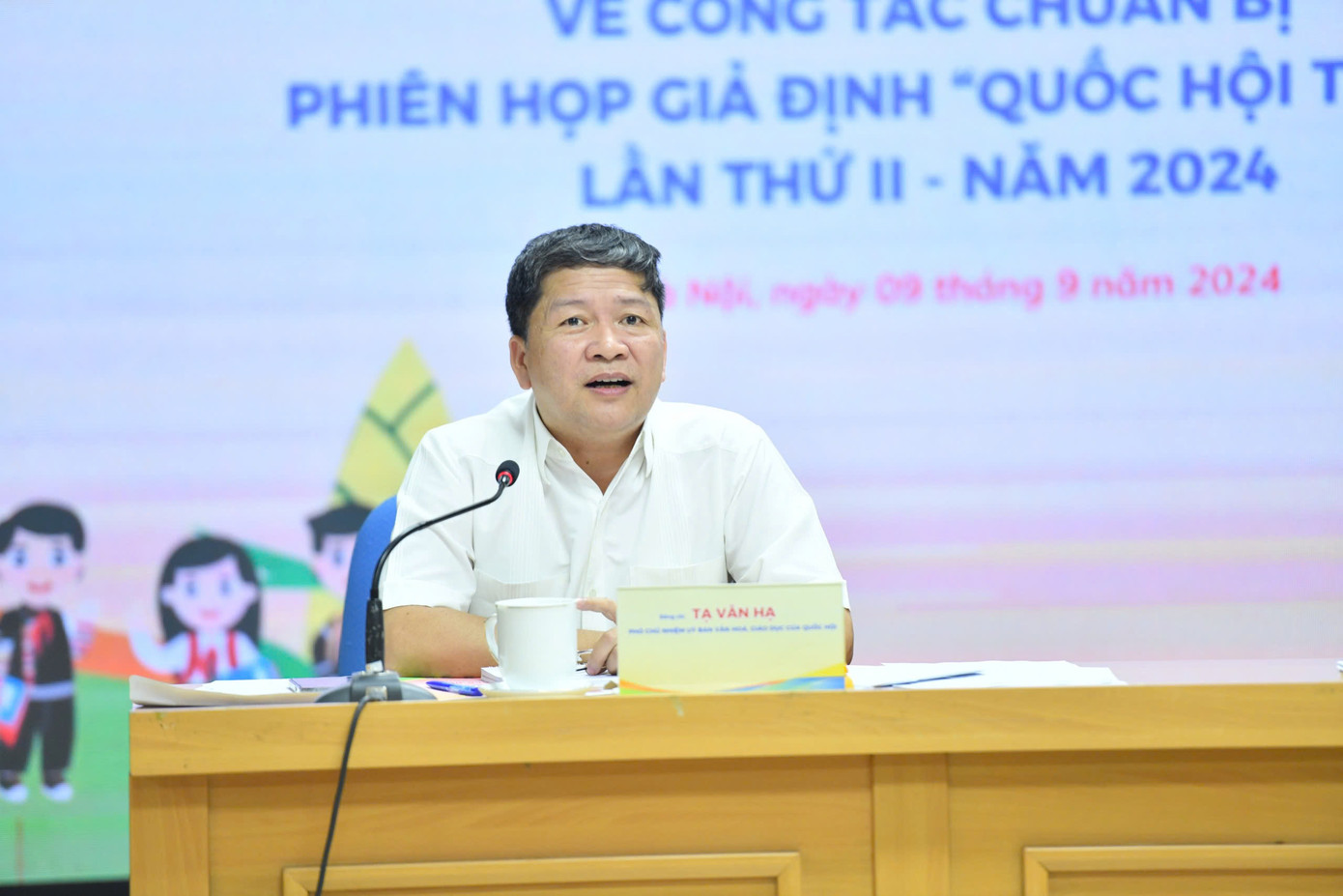 Phó Chủ nhiệm Ủy ban Văn hoá, Giáo dục của Quốc hội - ông Tạ Văn Hạ trao đổi tại buổi làm việc Phó Chủ nhiệm Ủy ban Văn hoá, Giáo dục của Quốc hội - ông Tạ Văn Hạ trao đổi tại buổi làm việc