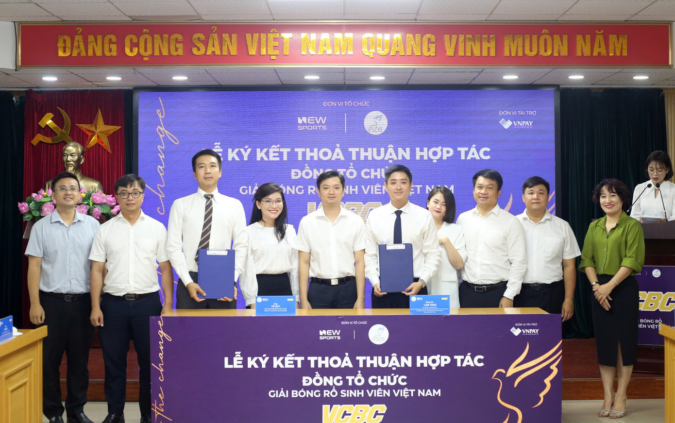 Lễ ký kết thỏa thuận hợp tác đồng tổ chức Giải bóng rổ Sinh viên Việt Nam. Ảnh: Bảo Anh Lễ ký kết thỏa thuận hợp tác đồng tổ chức Giải bóng rổ Sinh viên Việt Nam. Ảnh: Bảo Anh