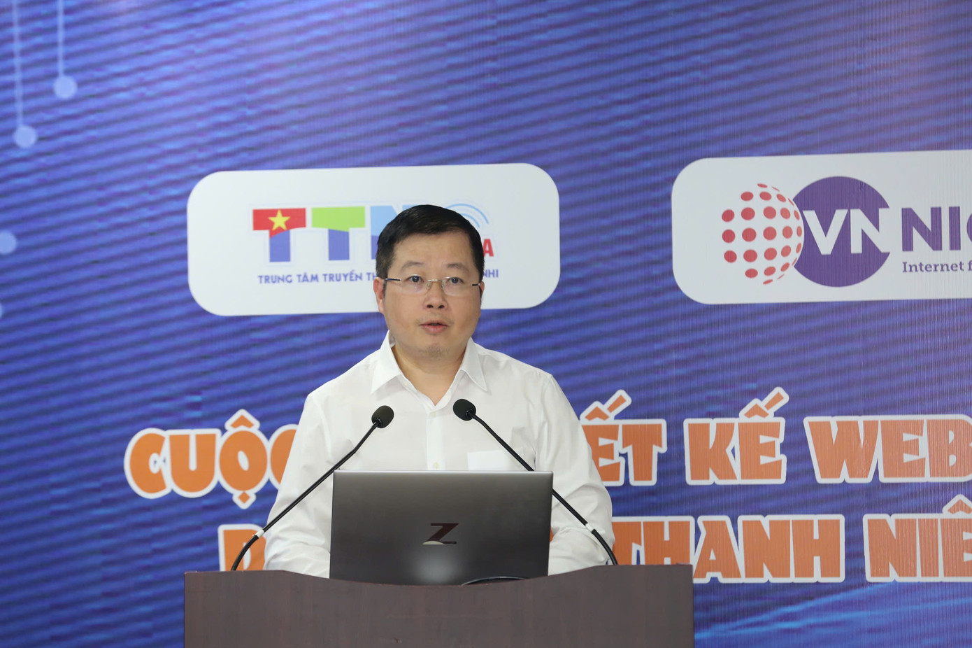 Thứ trưởng Bộ TT&amp;TT Nguyễn Thanh Lâm phát biểu tại chương trình. Ảnh: Bảo Anh