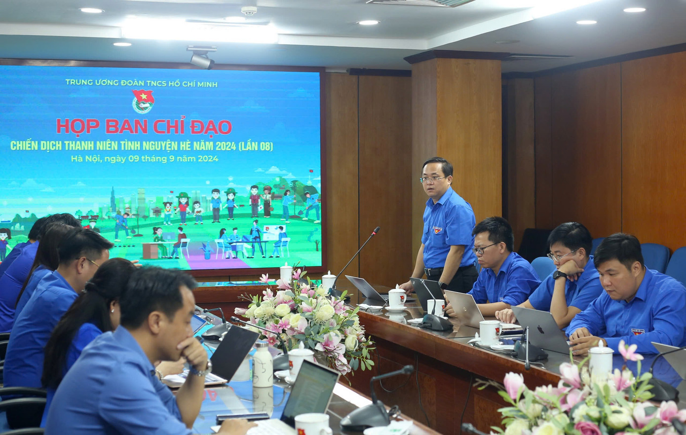 Anh Nguyễn Quốc Huy, Chánh văn phòng T.Ư Đoàn trao đổi tại cuộc họp. Ảnh: Bảo Anh Anh Nguyễn Quốc Huy, Chánh văn phòng T.Ư Đoàn trao đổi tại cuộc họp. Ảnh: Bảo Anh