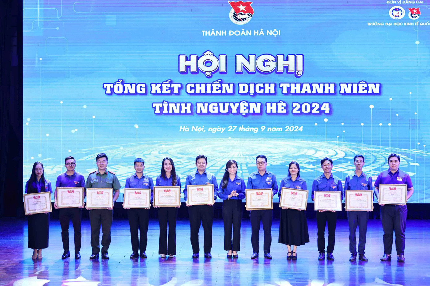 Các tập thể, cá nhân xuất sắc trong Chiến dịch Thanh niên tình nguyện Hè 2024 được khen thưởng tại chương trình Các tập thể, cá nhân xuất sắc trong Chiến dịch Thanh niên tình nguyện Hè 2024 được khen thưởng tại chương trình