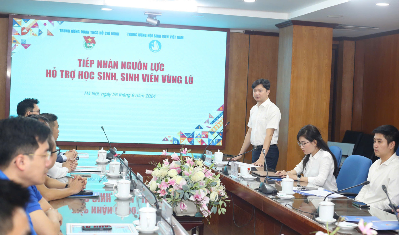 Anh Nguyễn Minh Triết – Bí thư T.Ư Đoàn, Chủ tịch T.Ư Hội SVVN trao đổi tại buổi tiếp nhận Anh Nguyễn Minh Triết – Bí thư T.Ư Đoàn, Chủ tịch T.Ư Hội SVVN trao đổi tại buổi tiếp nhận