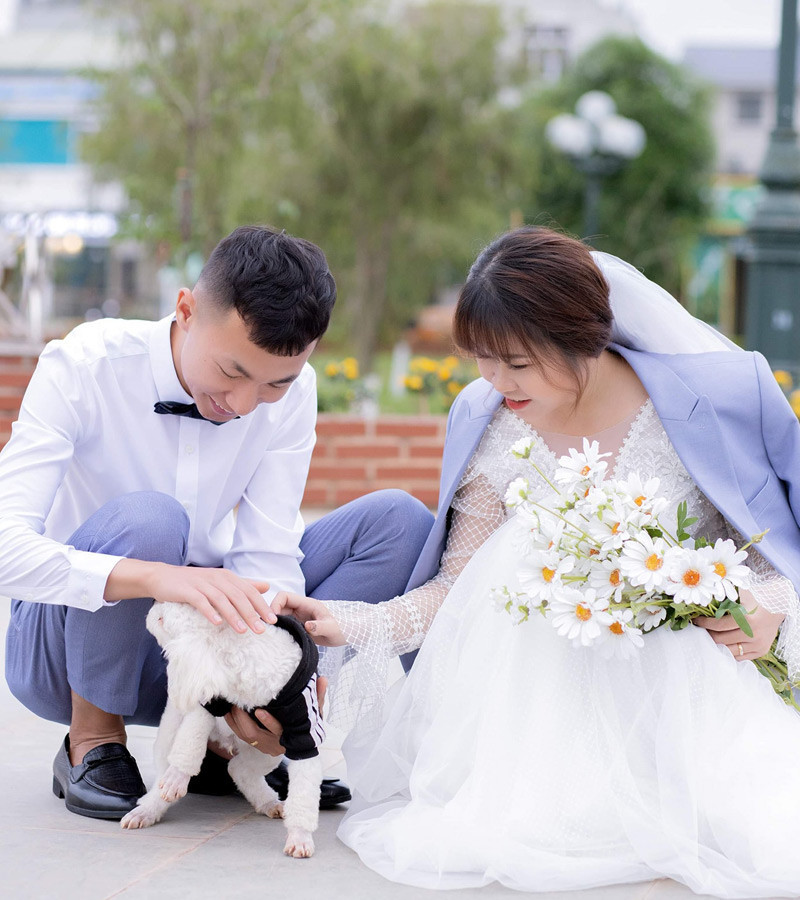 Cặp đôi về chung một nhà sau 4 năm yêu.