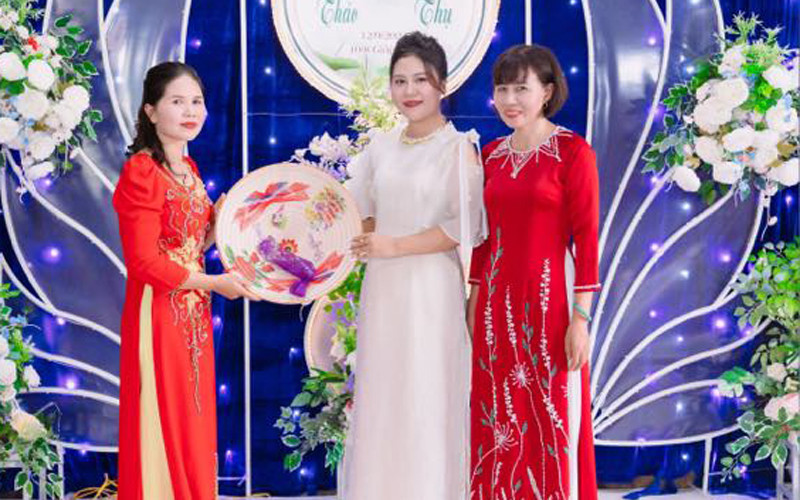 Thảo được hai người mẹ hết lòng yêu thương.