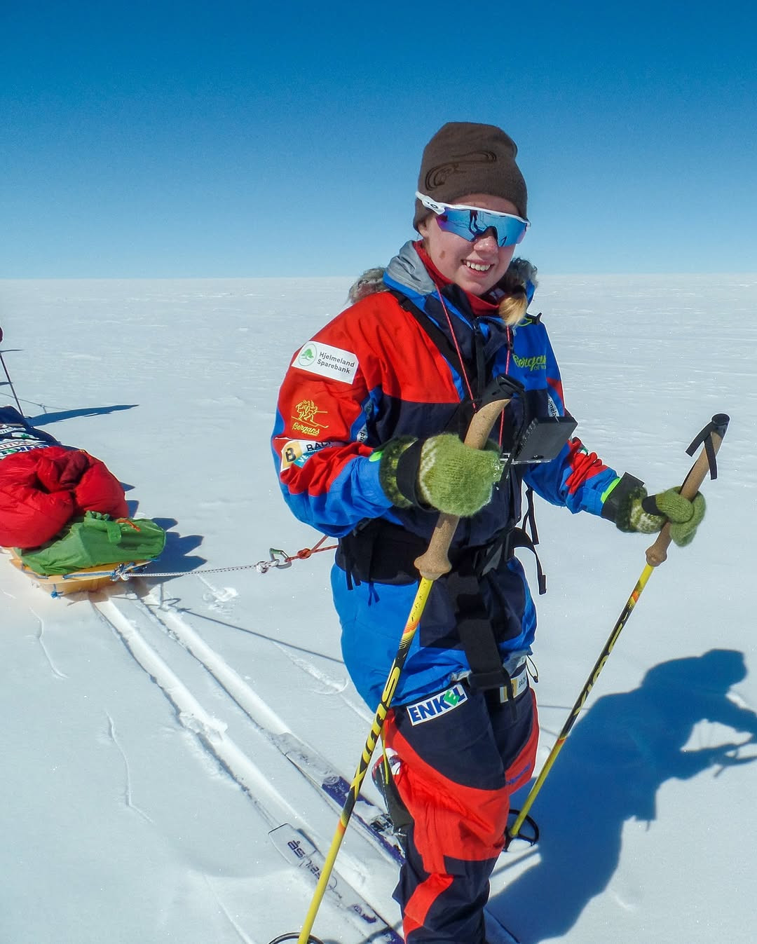 Karen ghi lại những hình ảnh tuyệt đẹp khi phiêu lưu giũa tuyết trắng trong những hành trình trước đây. Karen ghi lại những hình ảnh tuyệt đẹp khi phiêu lưu giũa tuyết trắng trong những hành trình trước đây.