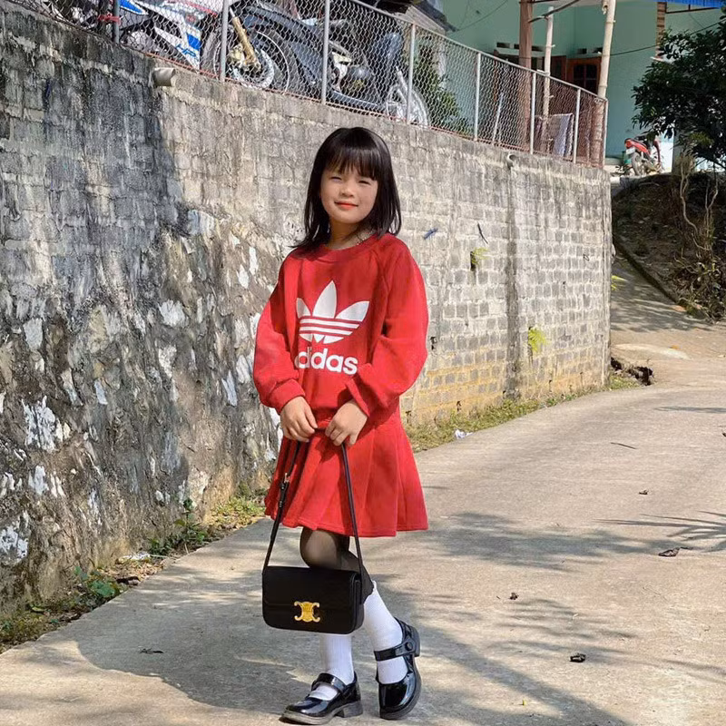 Thảo My là bé gái chăm chỉ, khéo léo.