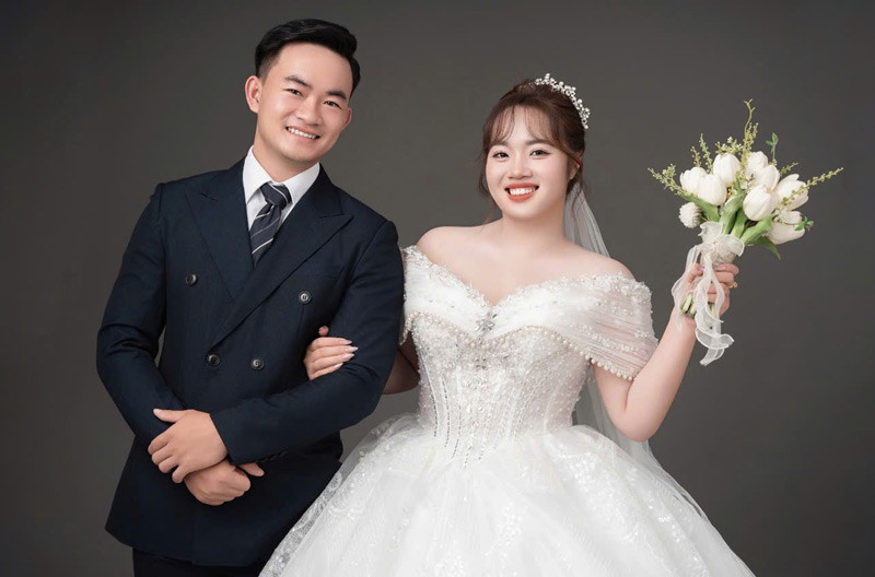 Vợ chồng Thùy Dương nên duyên sau 6 tháng quen biết. Vợ chồng Thùy Dương nên duyên sau 6 tháng quen biết.