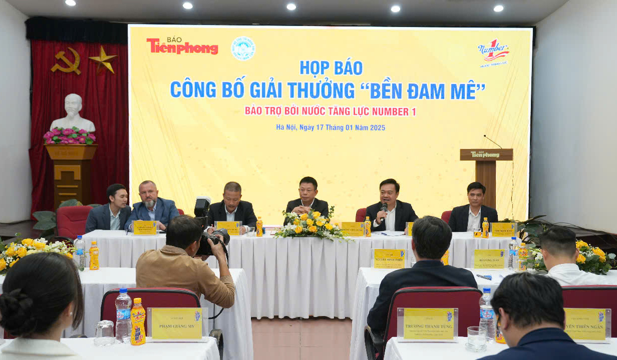 Ban Tổ chức và đơn vị đồng hành trao đổi tại buổi họp báo. Ban Tổ chức và đơn vị đồng hành trao đổi tại buổi họp báo.