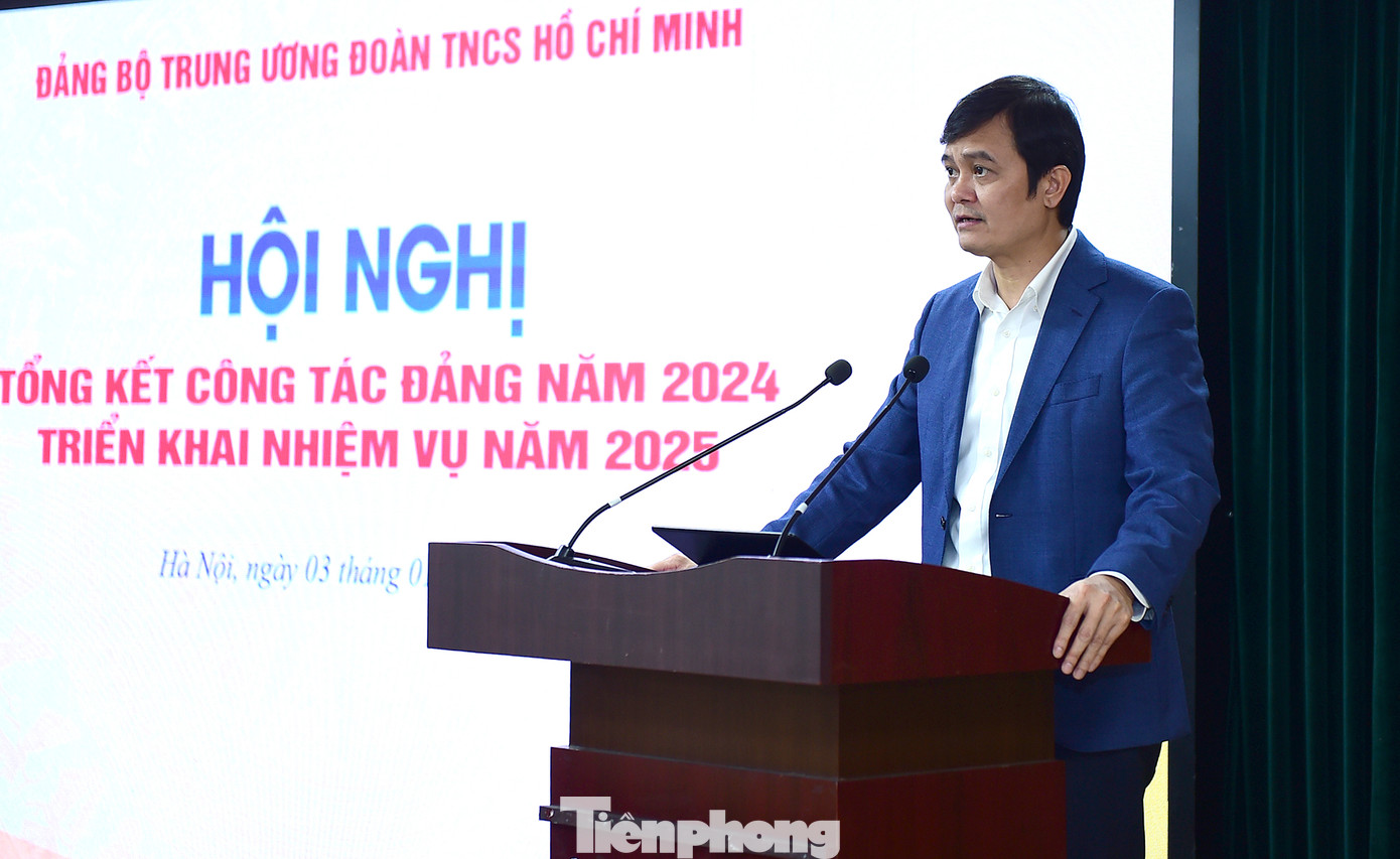 Bí thư thứ nhất T.Ư Đoàn, Bí thư Đảng ủy T.Ư Đoàn Bùi Quang Huy phát biểu tại hội nghị. Ảnh: Xuân Tùng Bí thư thứ nhất T.Ư Đoàn, Bí thư Đảng ủy T.Ư Đoàn Bùi Quang Huy phát biểu tại hội nghị. Ảnh: Xuân Tùng