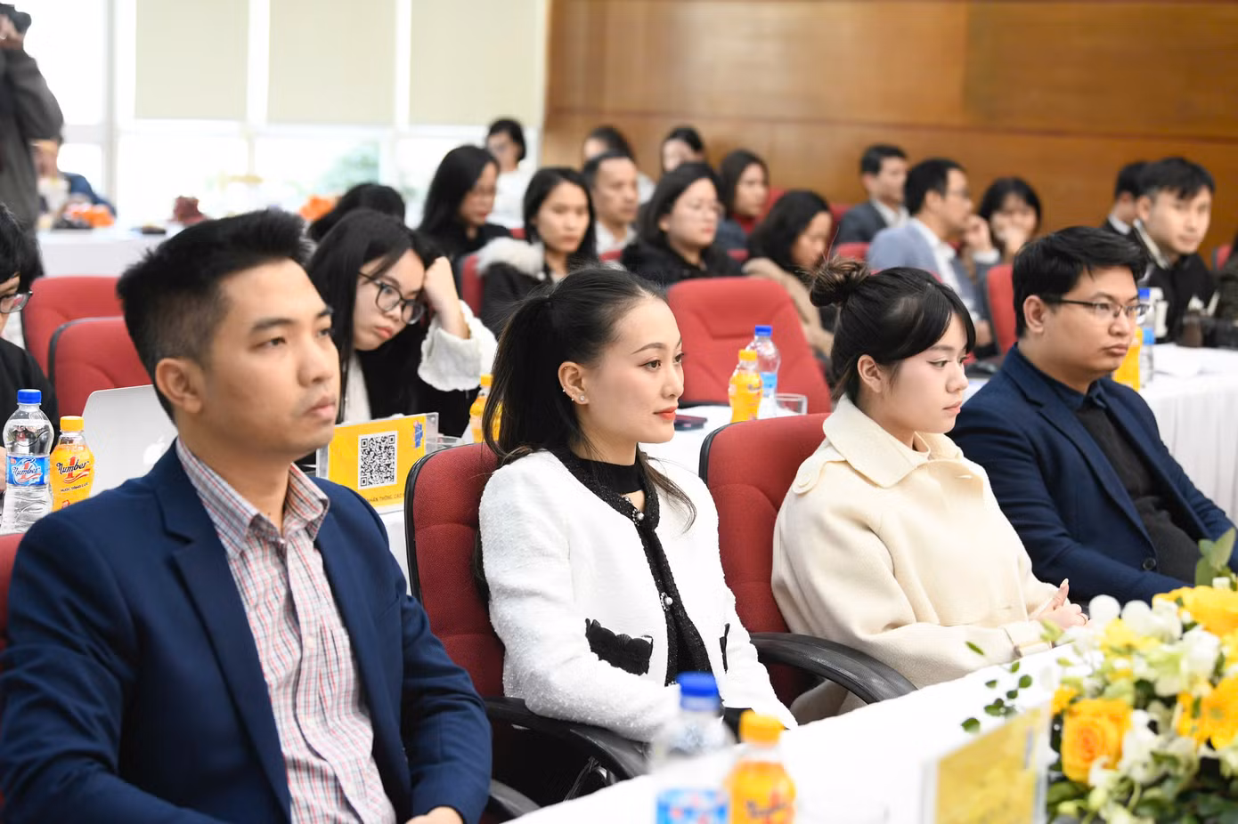 Các đại biểu, Gương mặt trẻ Việt Nam tiêu biểu và triển vọng, người đẹp cuộc thi Hoa hậu Việt Nam tham dự chương trình.