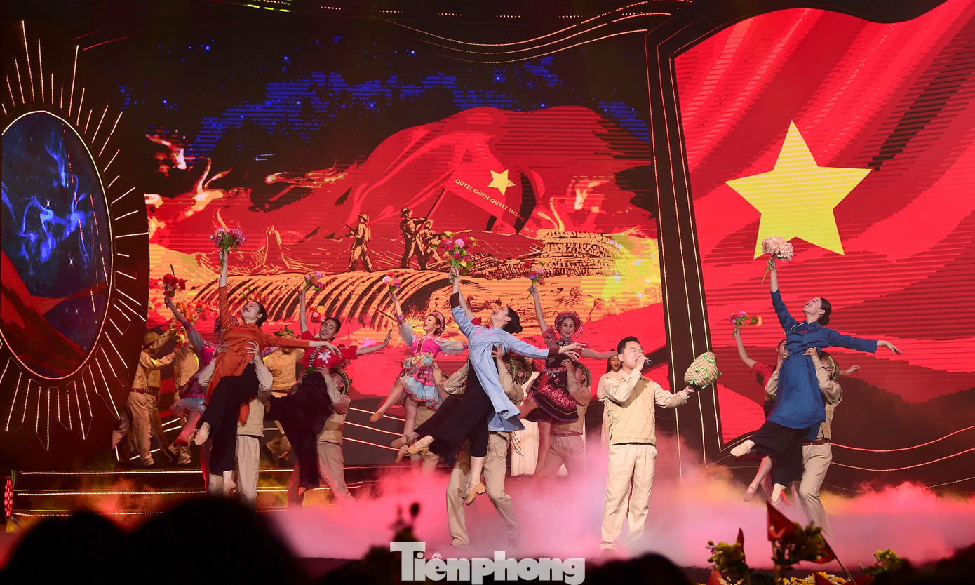 Các tiết mục được dàn dựng công phu, nhiều điểm nhấn. Ảnh: Xuân Tùng Các tiết mục được dàn dựng công phu, nhiều điểm nhấn. Ảnh: Xuân Tùng