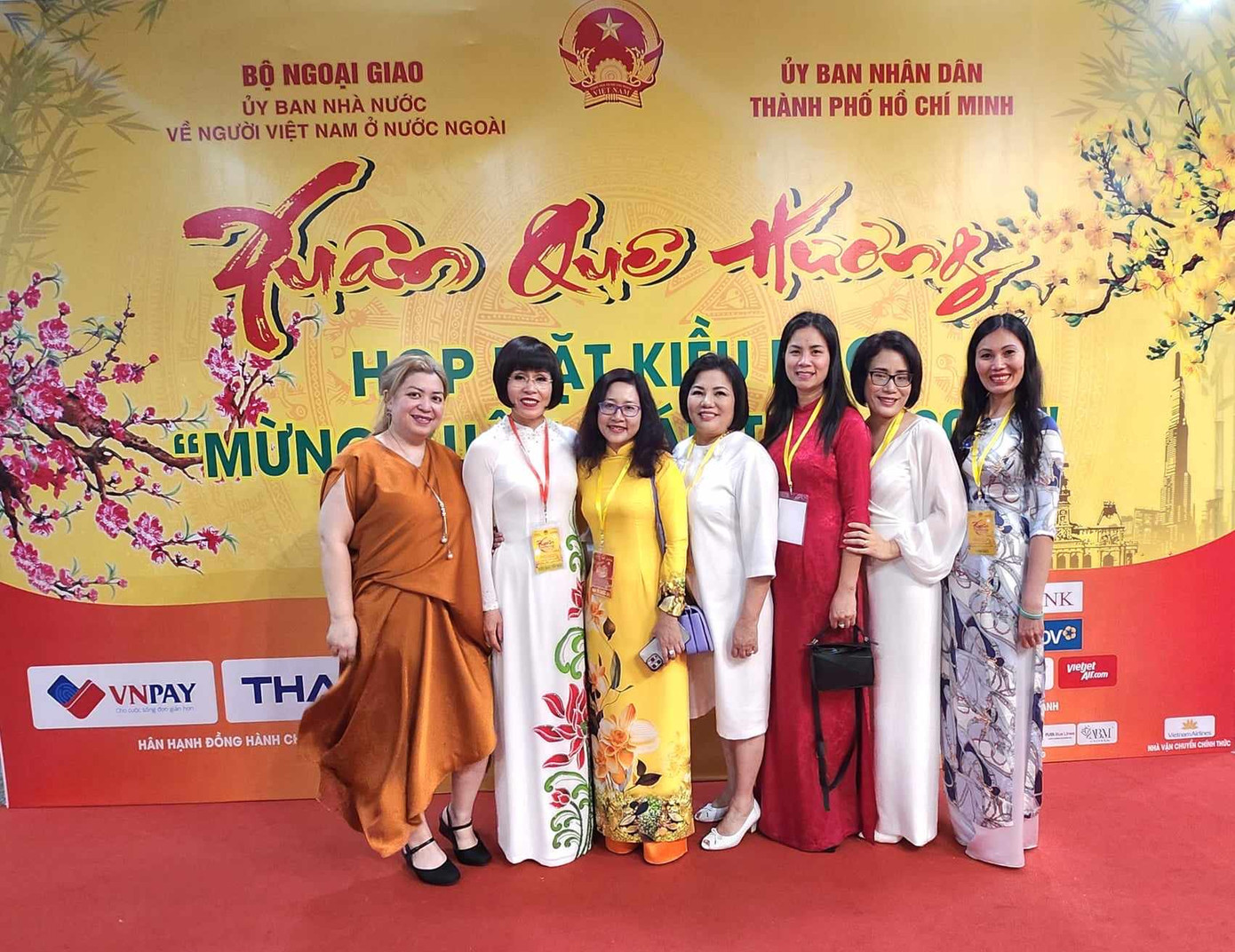 Các đại diện Diễn đàn Phụ nữ Việt Nam tại châu Âu tham dự Xuân Quê hương 2024 tại TPHCM.