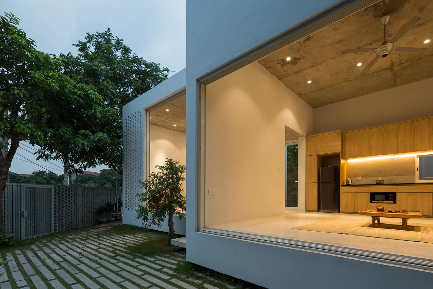 Khu vực bếp ăn luôn gọn gàng và sạch sẽ. Khu vực bếp ăn luôn gọn gàng và sạch sẽ.