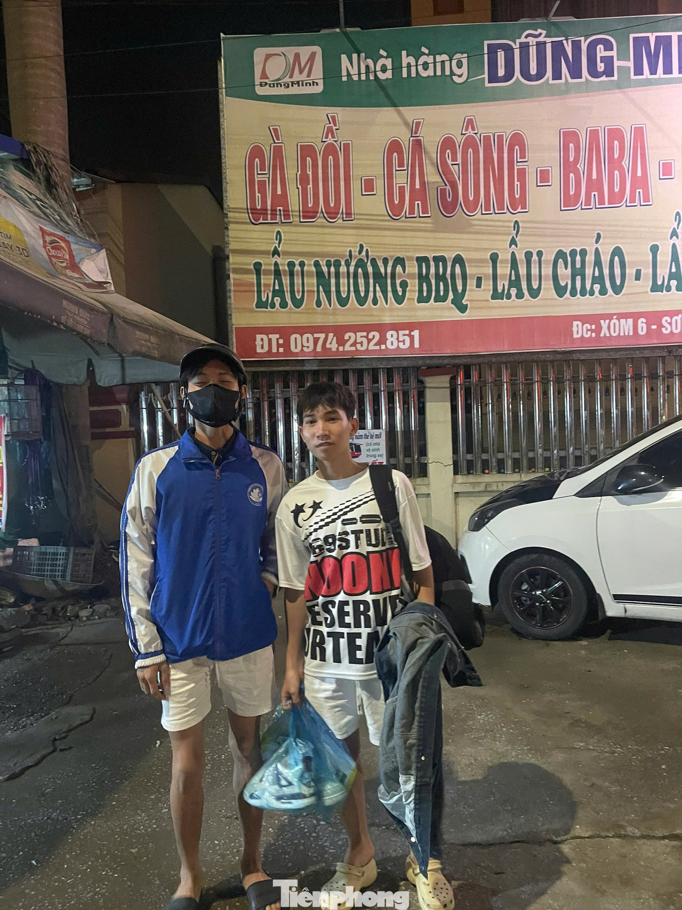 Thậm chí, có trường hợp sinh viên ở xa một mình đến Thái Nguyên lúc 2 giờ sáng, nhưng đoàn viên của trường vẫn nhiệt tình ra bến xe đón, để hỗ trợ vận chuyển đồ đạc, cũng như đưa sinh viên về nhận nơi ở tại kí túc xá an toàn.