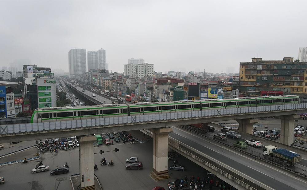 Tại ngã tư Nguyễn Xiển - Nguyễn Trãi sáng nay.