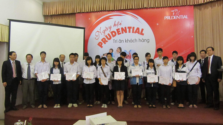 Toàn cảnh lễ trao học bổng