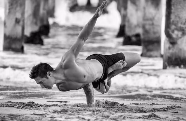 Bên trong một chiến binh: Sự nam tính của Yoga ảnh 4