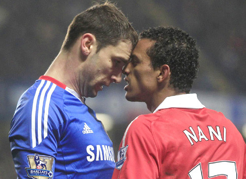 Cuộc đối đầu ở Stamford Bridge tối nay sẽ quyết định danh hiệu Premier League mùa này? Cuộc đối đầu ở Stamford Bridge tối nay sẽ quyết định danh hiệu Premier League mùa này?