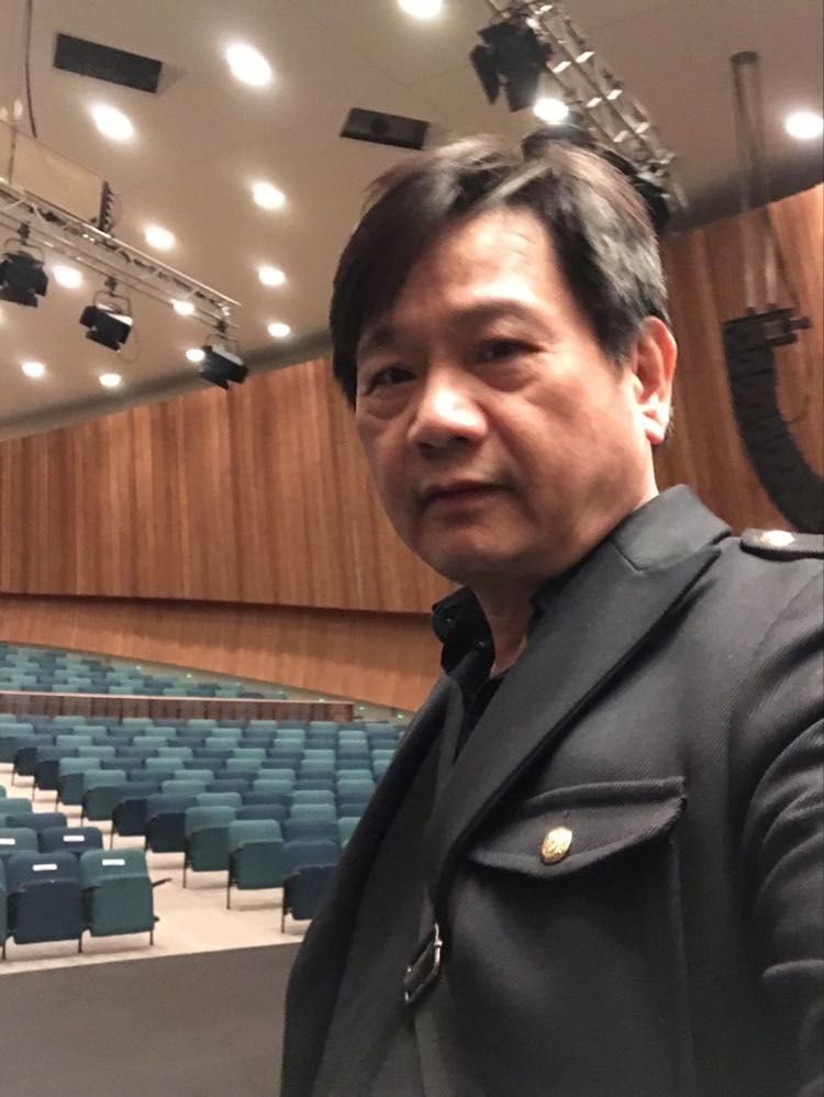 Nhạc sỹ Đặng Ngọc Long.