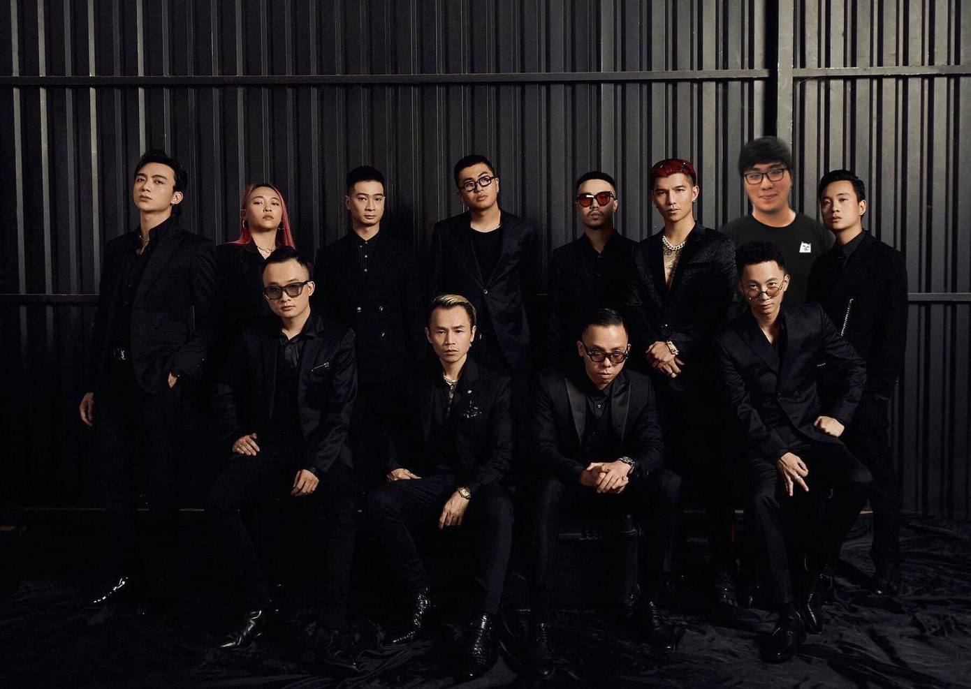 Hoàng và những bạn thân của anh