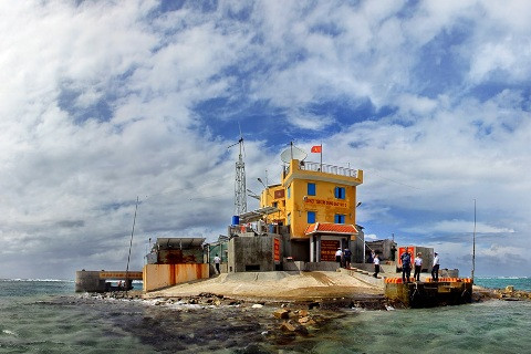 Đảo Đá Nam (Quần đảo Trường Sa). Ảnh: Trọng Đạt - TTXVN/VNA. Đảo Đá Nam (Quần đảo Trường Sa). Ảnh: Trọng Đạt - TTXVN/VNA