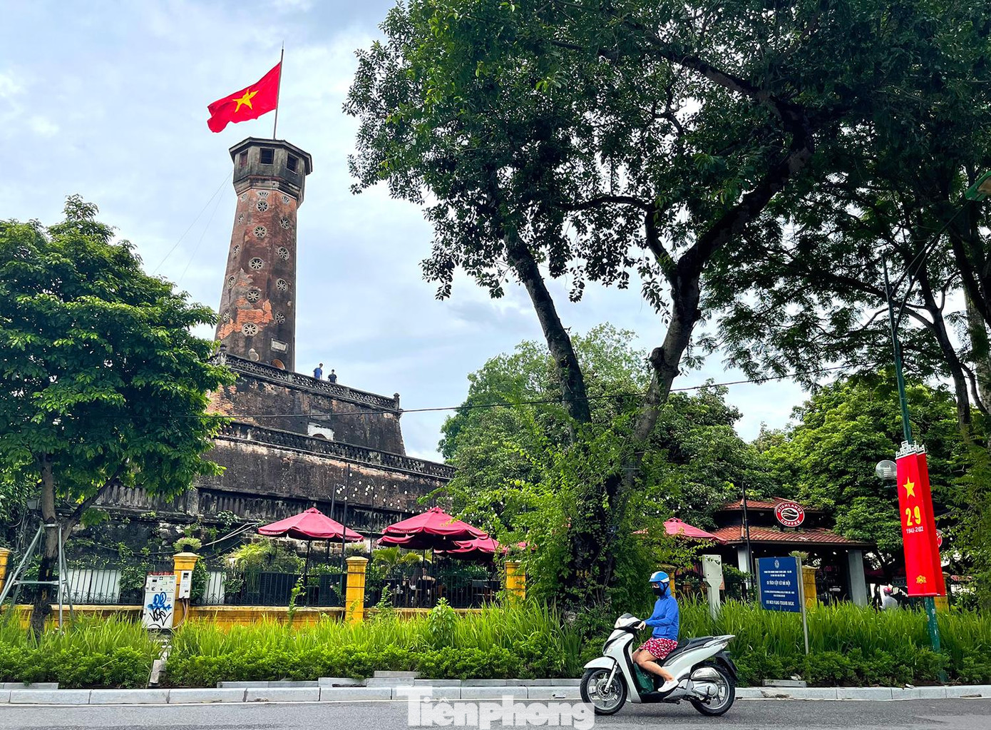 Cột cờ Hà Nội.