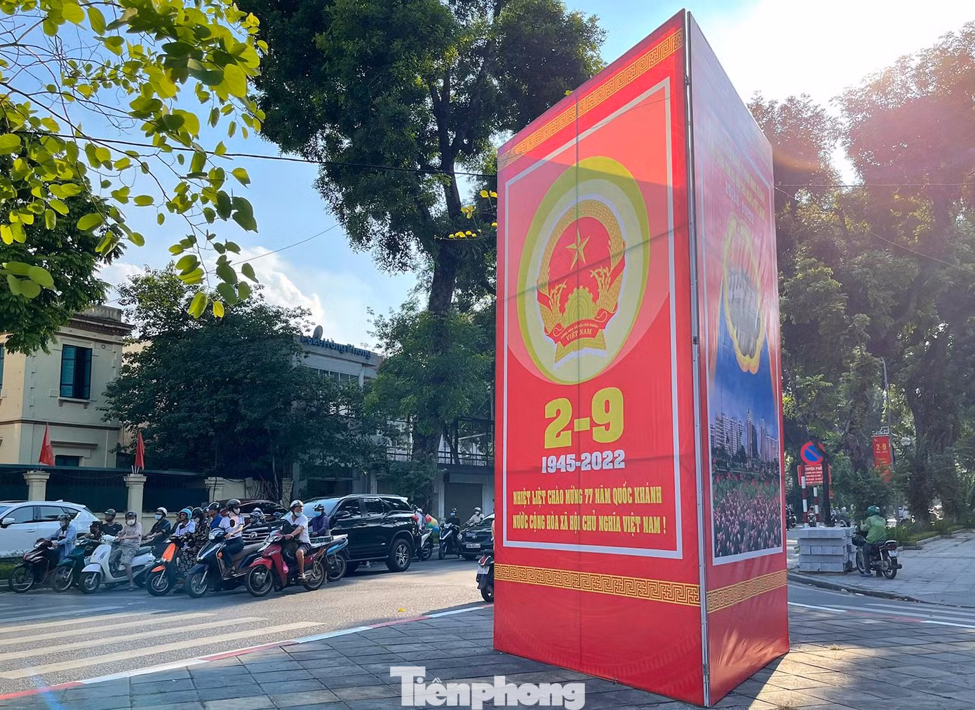 Cụm pano ở một số cơ quan, công sở.