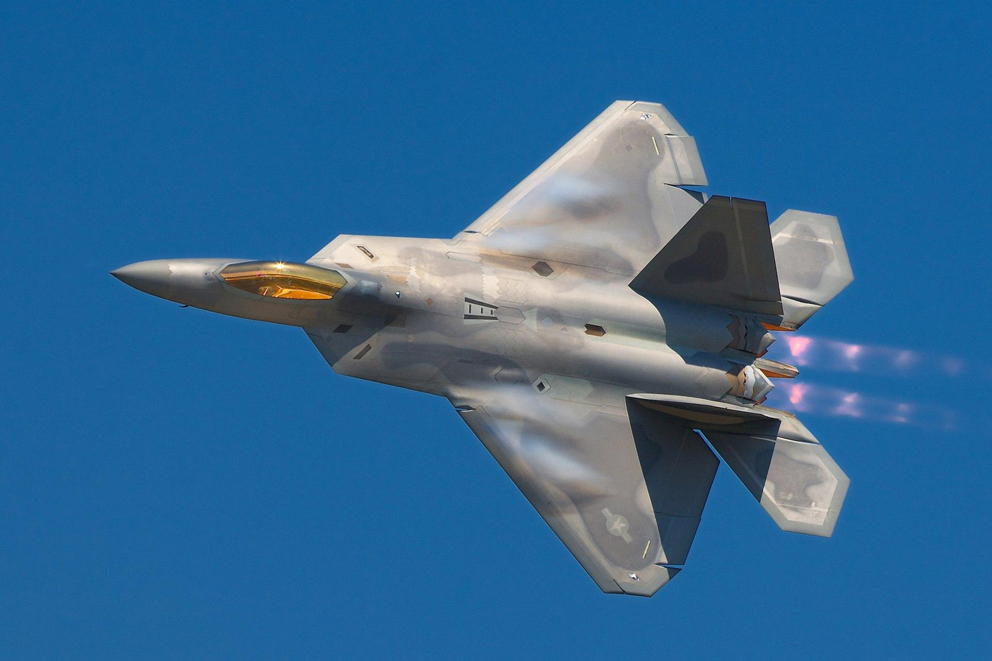 F-22 Raptor là máy bay tiêm kích thế hệ 5 sử dụng kỹ thuật tàng hình đầu tiên trên thế giới. Ảnh: Lockheed Martin. F-22 Raptor là máy bay tiêm kích thế hệ 5 sử dụng kỹ thuật tàng hình đầu tiên trên thế giới. Ảnh: Lockheed Martin.