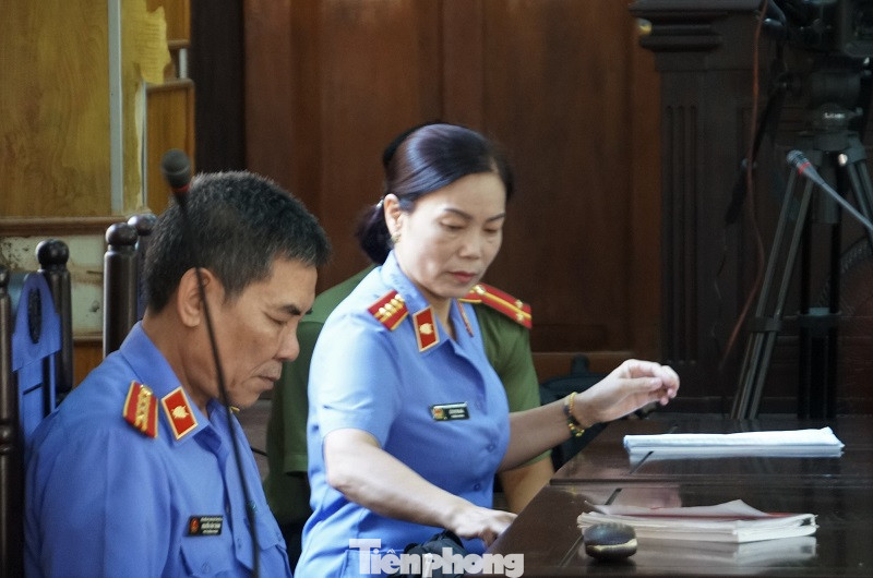 Bắt đầu xử loạt cán bộ giáo dục, công an Sơn La liên quan gian lận thi ảnh 7