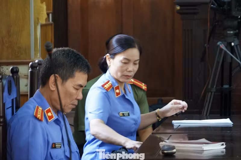 Bắt đầu xử loạt cán bộ giáo dục, công an Sơn La liên quan gian lận thi ảnh 7
