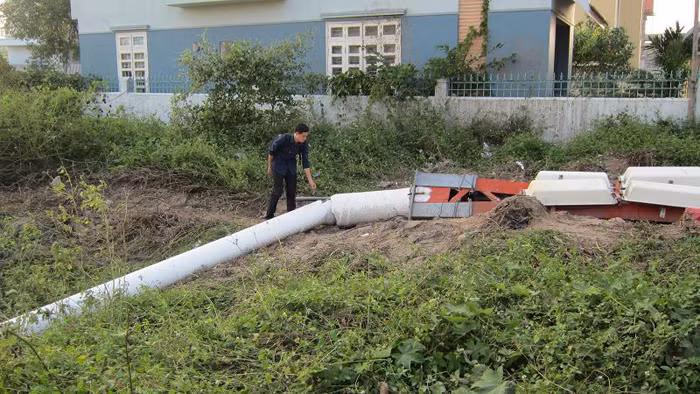 Phóng viên đang khai thác thông tin tại hiện trường