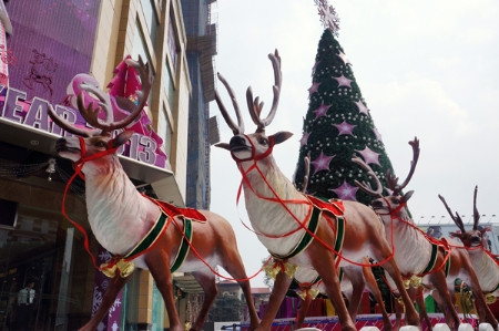 Giáng sinh được trang hoàng lộng lẫy tại tòa nhà Vincom