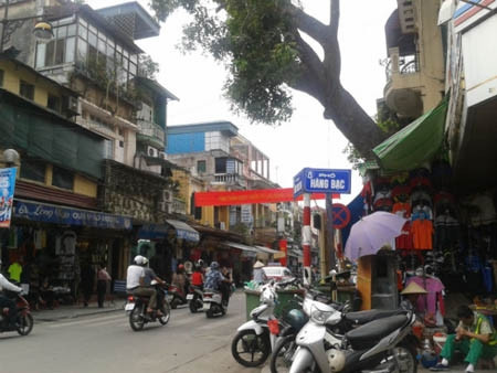 Những địa điểm đẹp, đắc địa giá cho thuê có thể lên tới hàng trăm triệu đồng/tháng. Ảnh DT