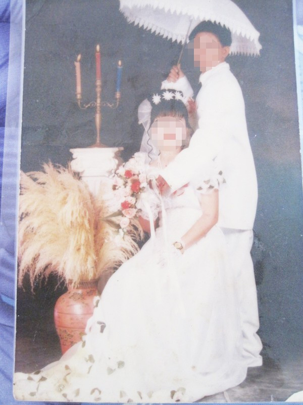 Hình cưới của Dương với chồng đại gia người Philippines 