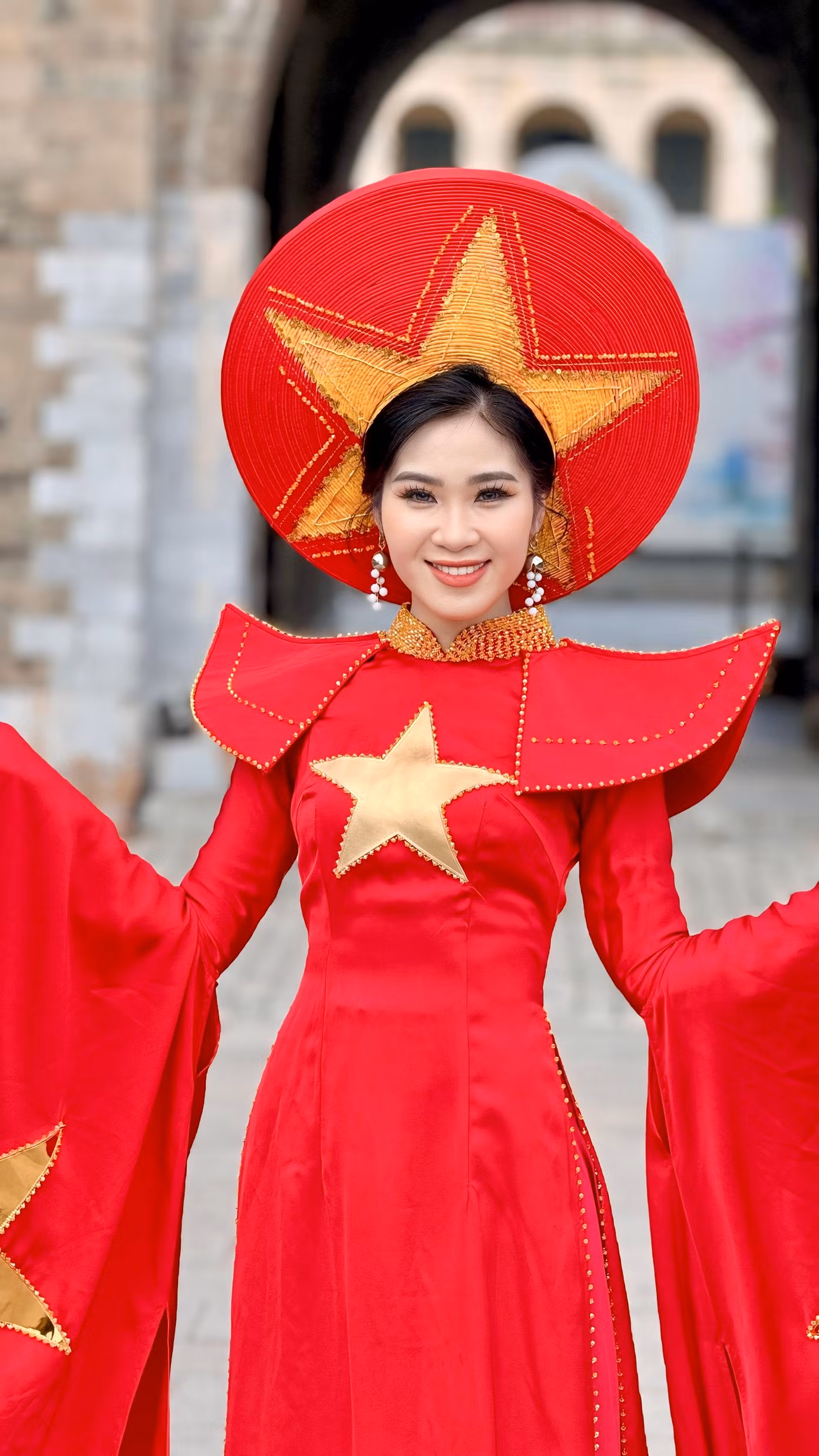 Một trong những hình ảnh ấn tượng của ca sĩ Hà Myo trong MV