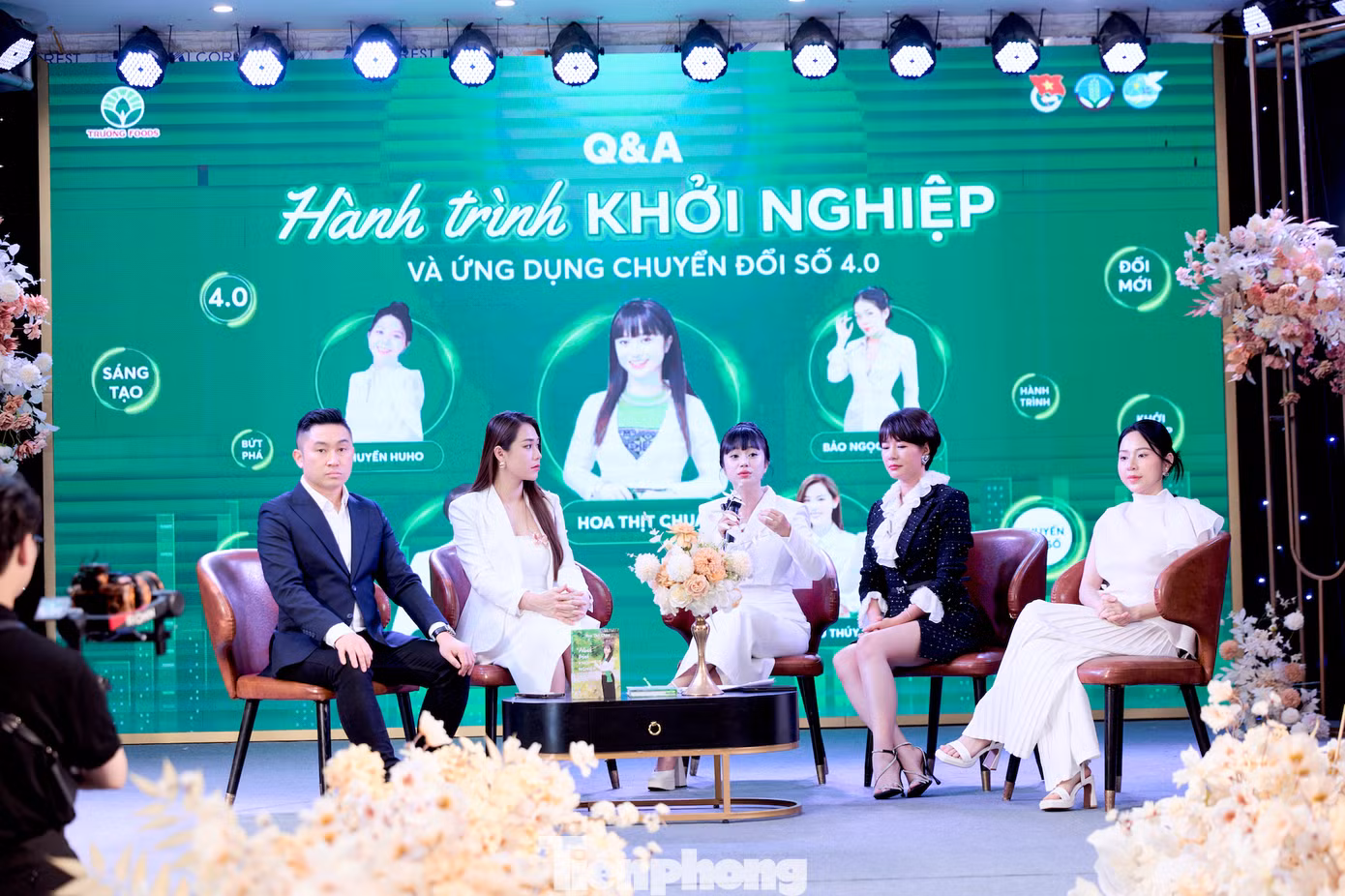 Các nữ CEO chia sẻ kinh nghiệm khởi nghiệp, xây dựng thương hiệu cá nhân, thương hiệu doanh nghiệp.