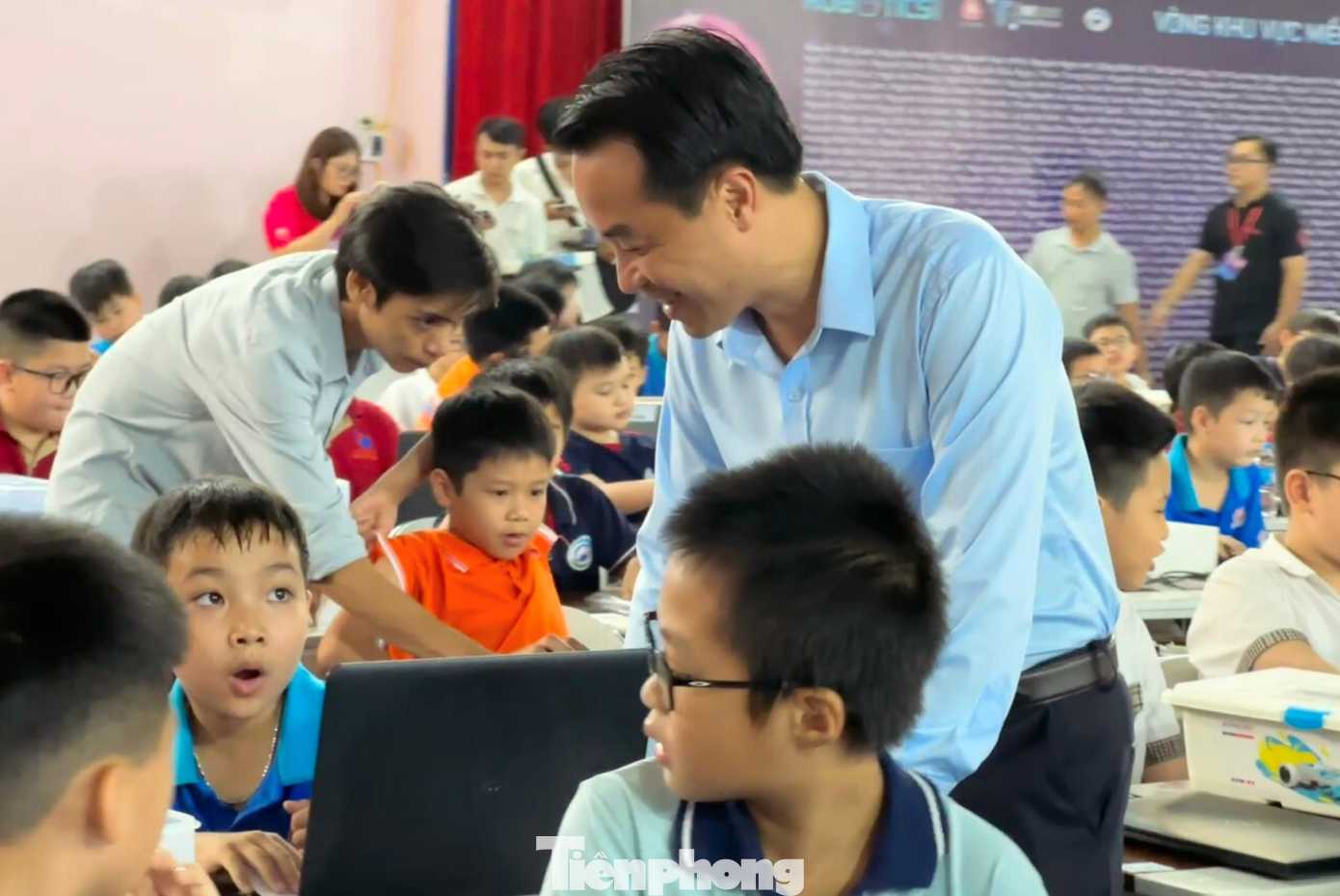 Hơn 200 đội thi khu vực miền Bắc, miền Trung tranh tài cuộc thi Sáng tạo Robotics năm 2024 ảnh 7